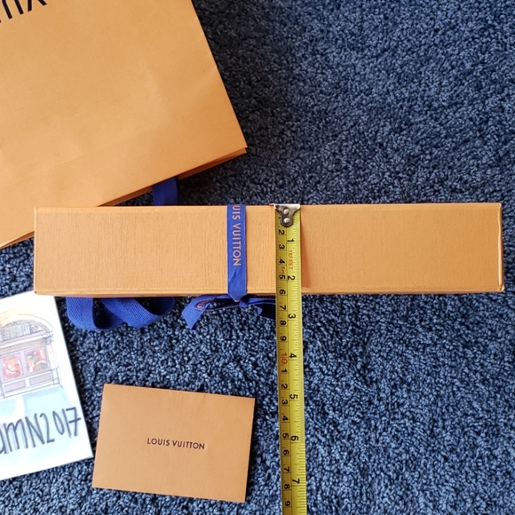 Louis Vuitton Gift Box and LV Shopping bag - Picture 5 of 7